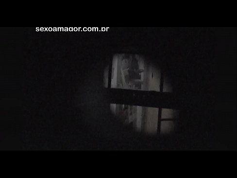 ❤️ 金发女郎被隐藏在空心砖后面的邻居偷窥者偷偷录影 ❌ Porn video❌❤